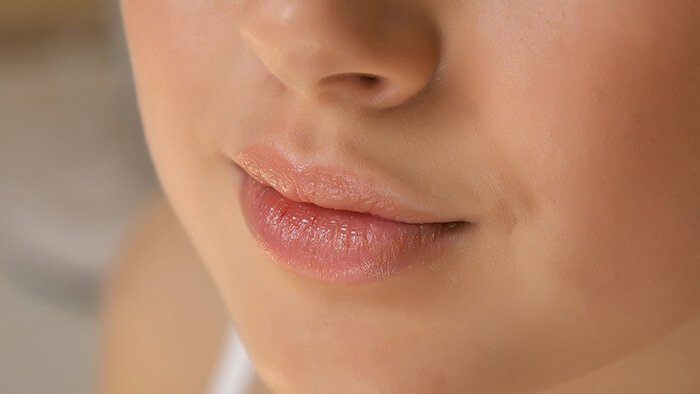 6 Ways To Make Your Lips Pink NATURALLY